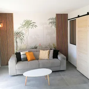  Appartement Studio Calme 5 Min De La Plage, 1 Min Centre