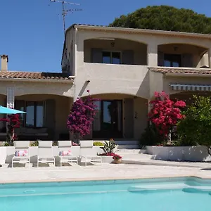  Appartement Grand Dans Maison Avec Piscine Privée
